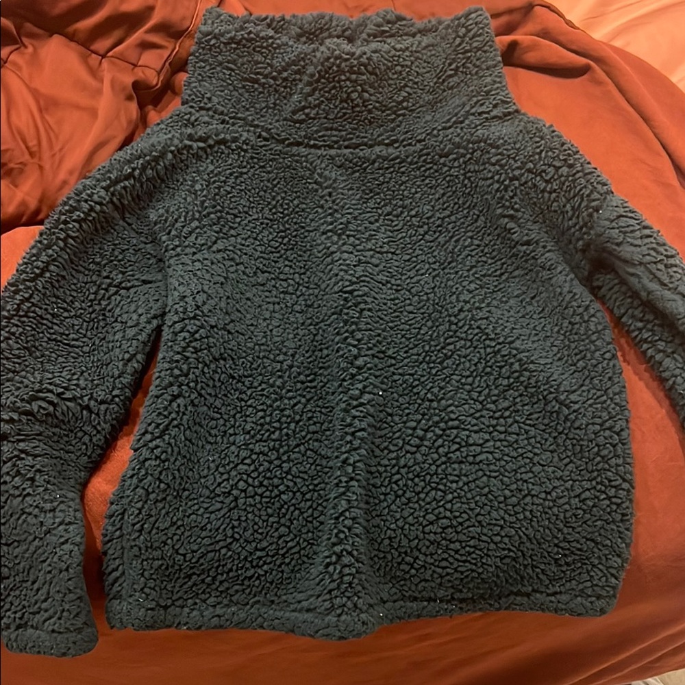 Cozy Dark Green Sherpa Pullover